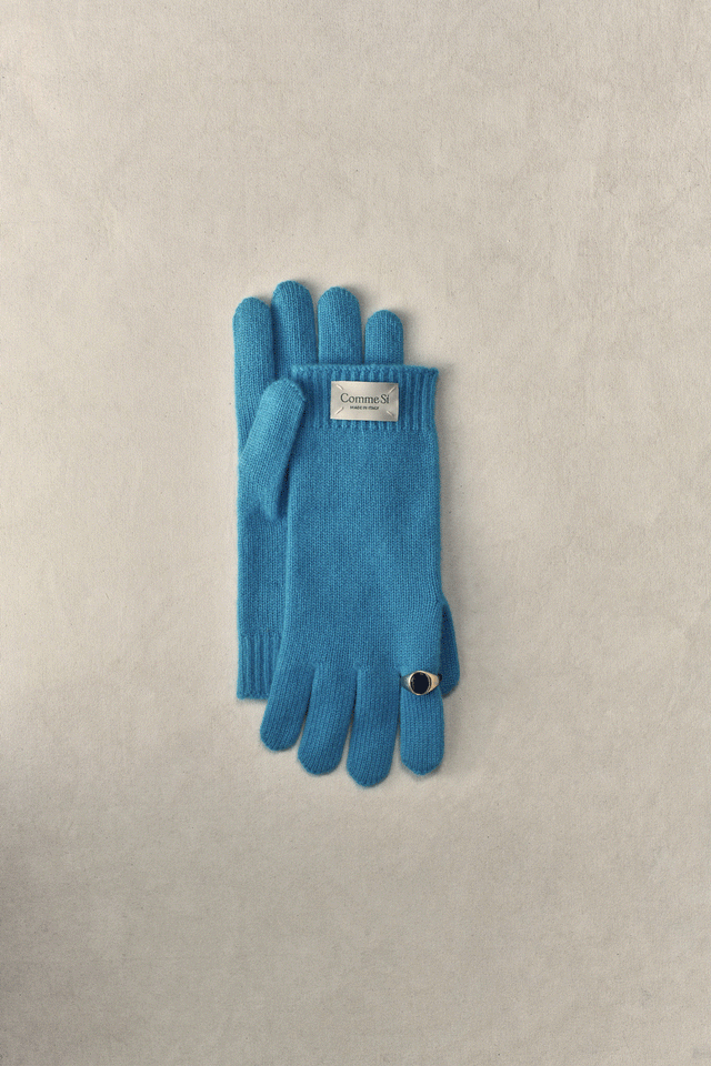 The Cashmere Glove, Short